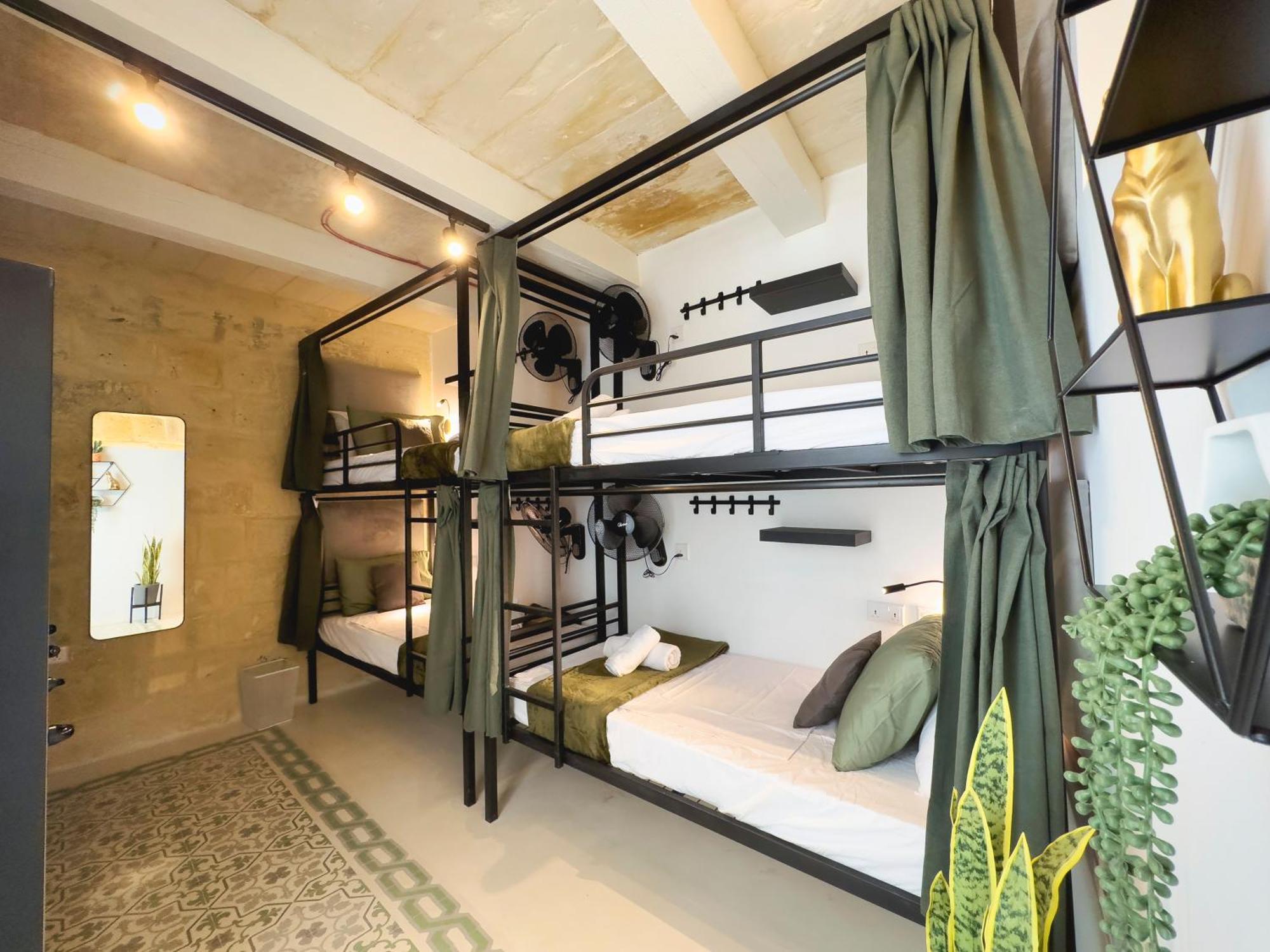 Mandera'S Boutique Suites & Dorms Valletta Exterior photo