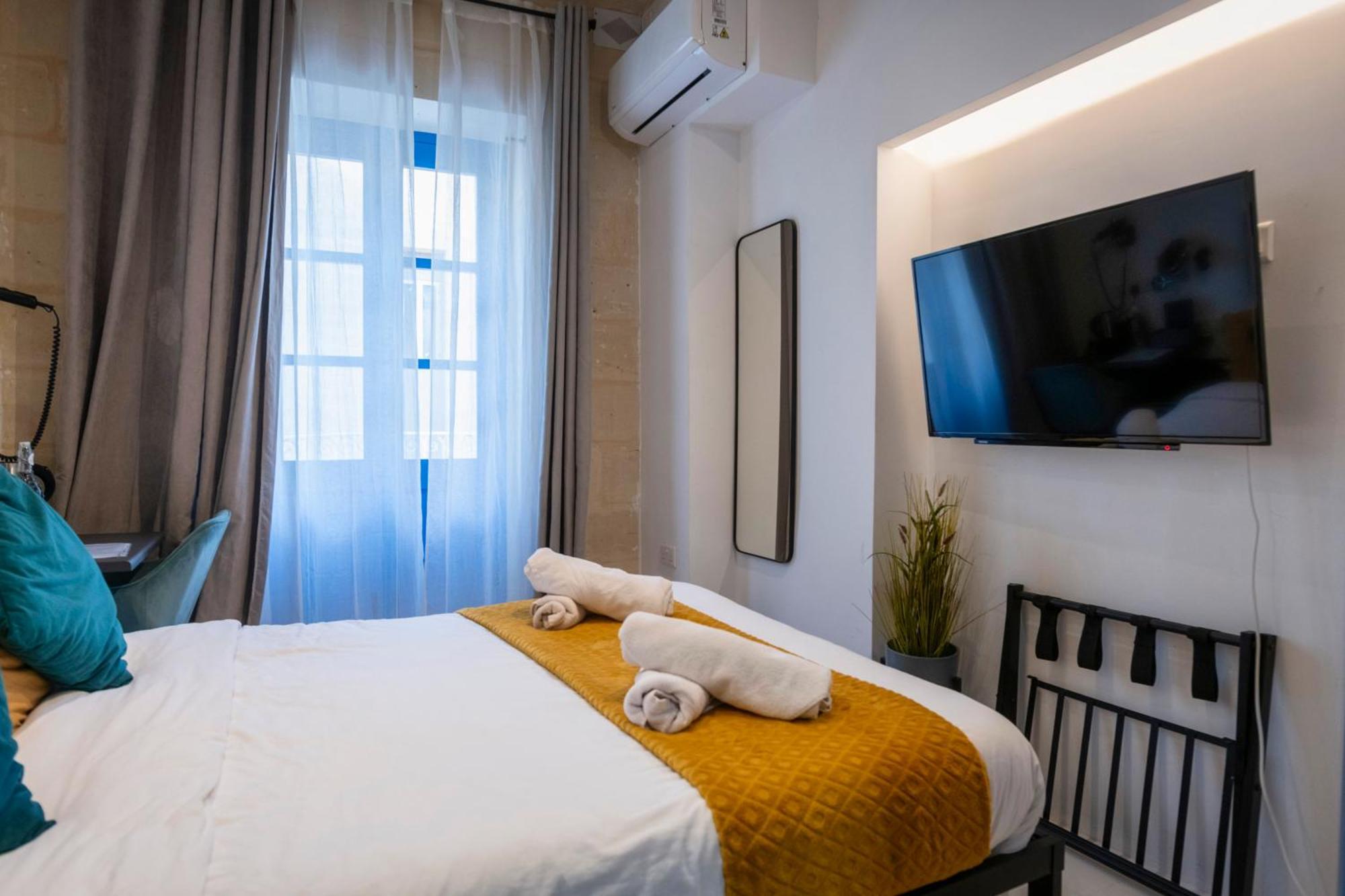Mandera'S Boutique Suites & Dorms Valletta Exterior photo