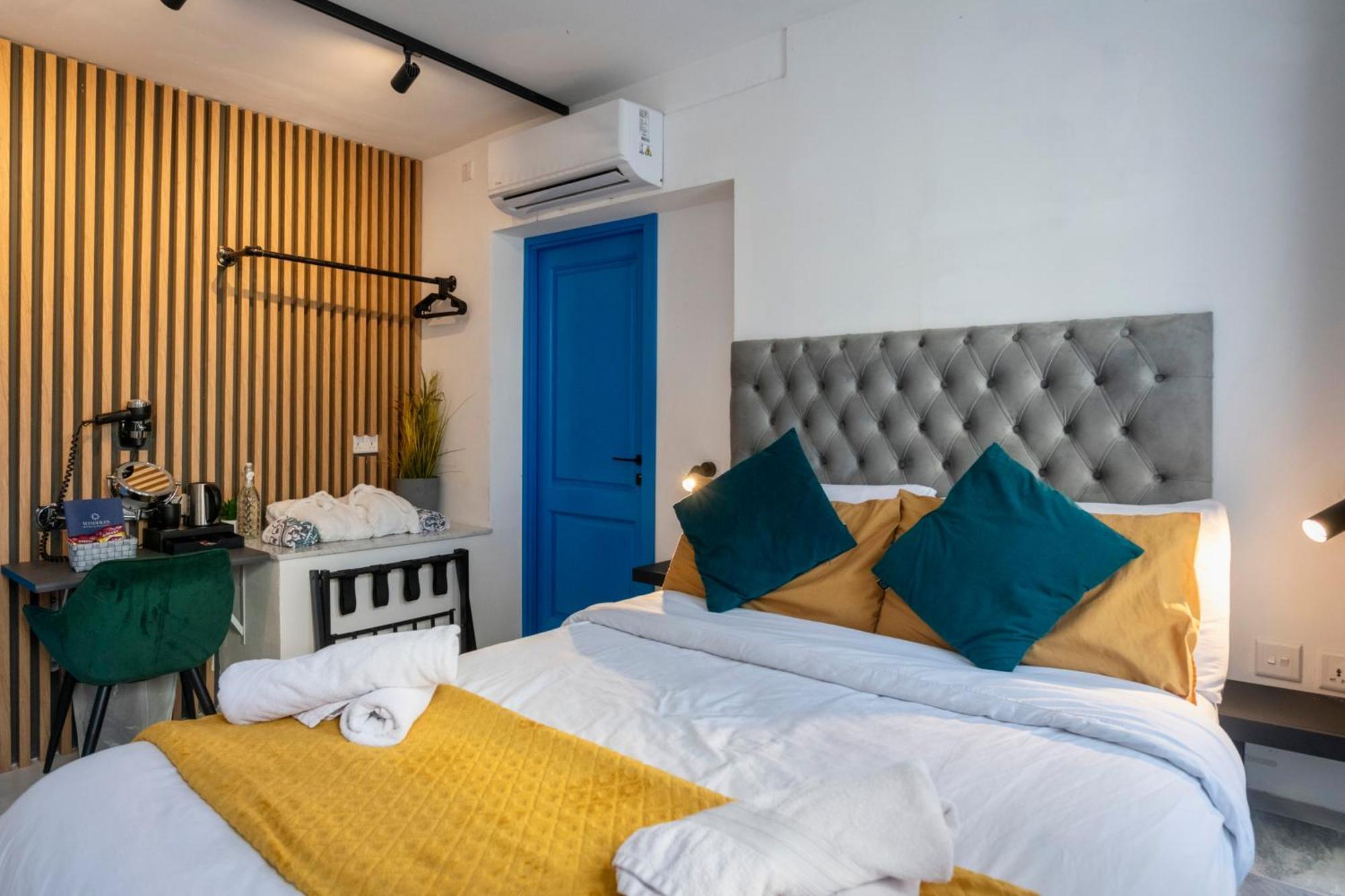 Mandera'S Boutique Suites & Dorms Valletta Exterior photo