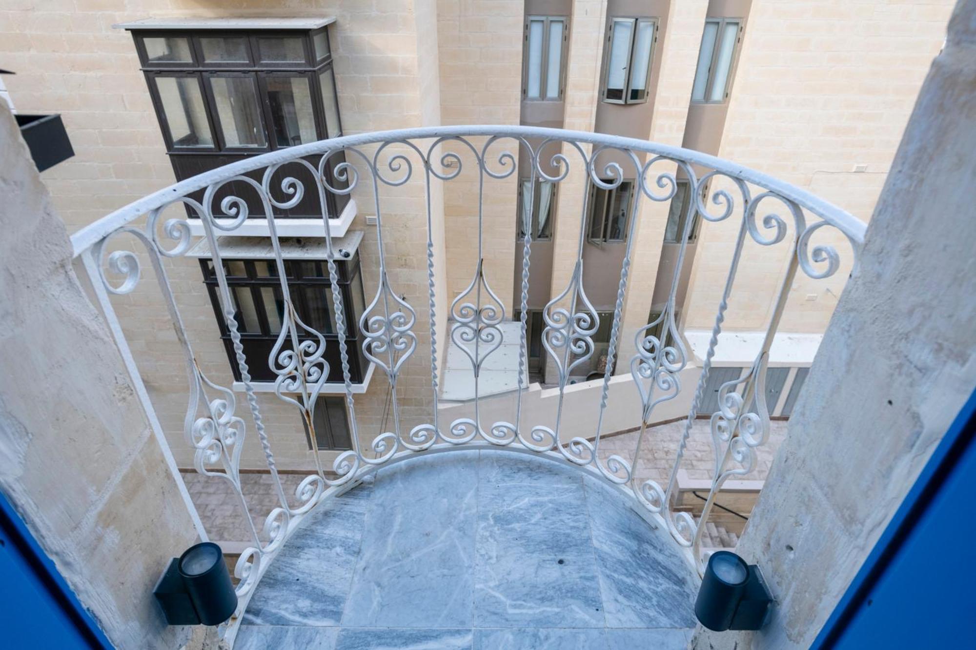 Mandera'S Boutique Suites & Dorms Valletta Exterior photo
