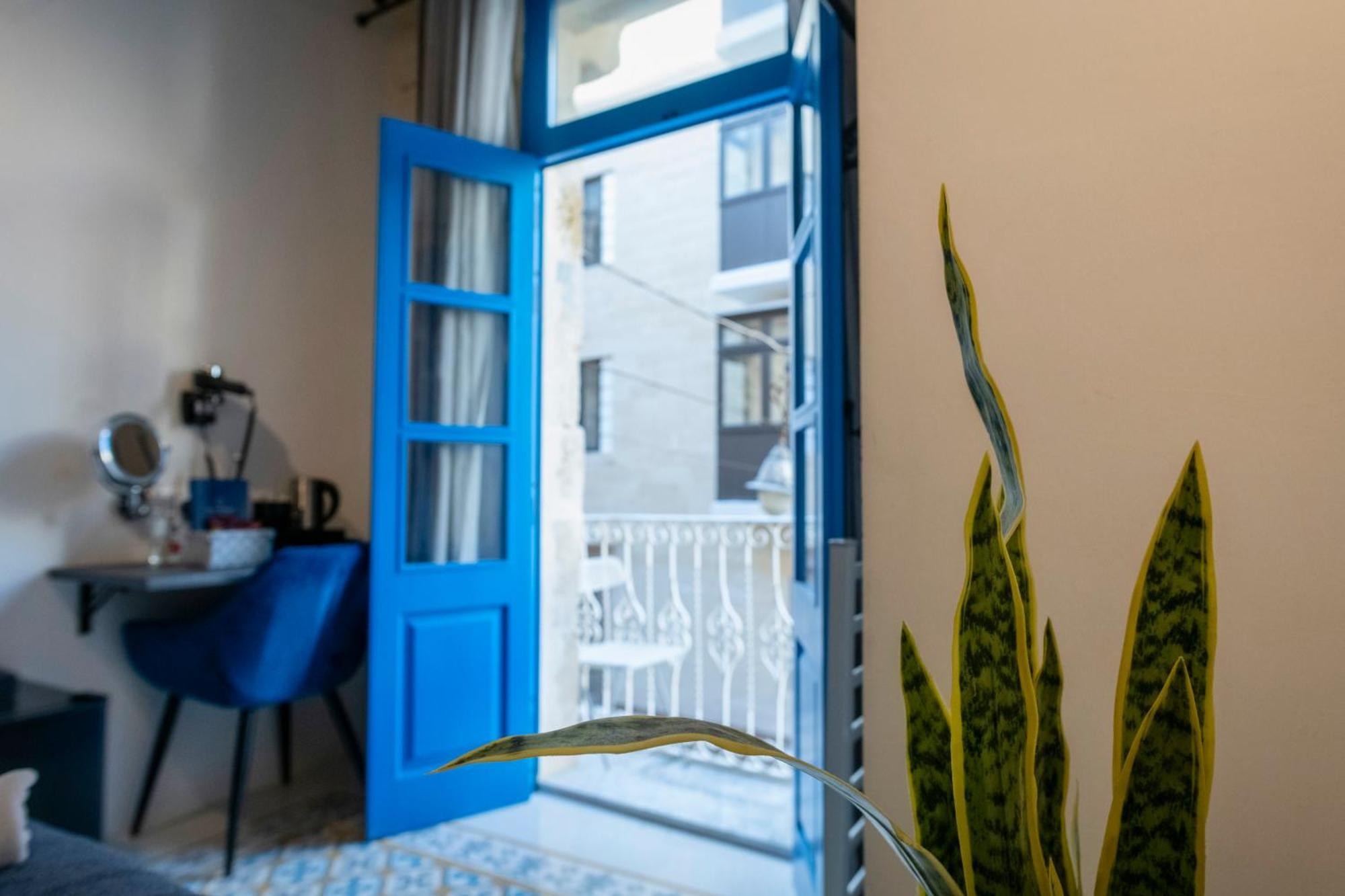 Mandera'S Boutique Suites & Dorms Valletta Exterior photo