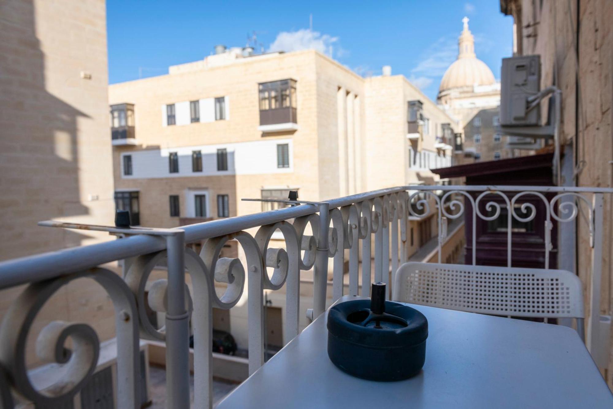 Mandera'S Boutique Suites & Dorms Valletta Exterior photo